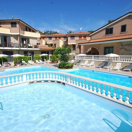Residence Il Borgo Tortoreto Екстер'єр фото