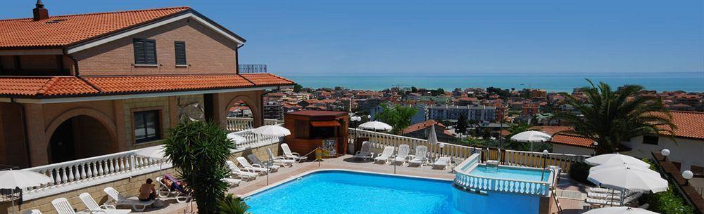 Residence Il Borgo Tortoreto Екстер'єр фото