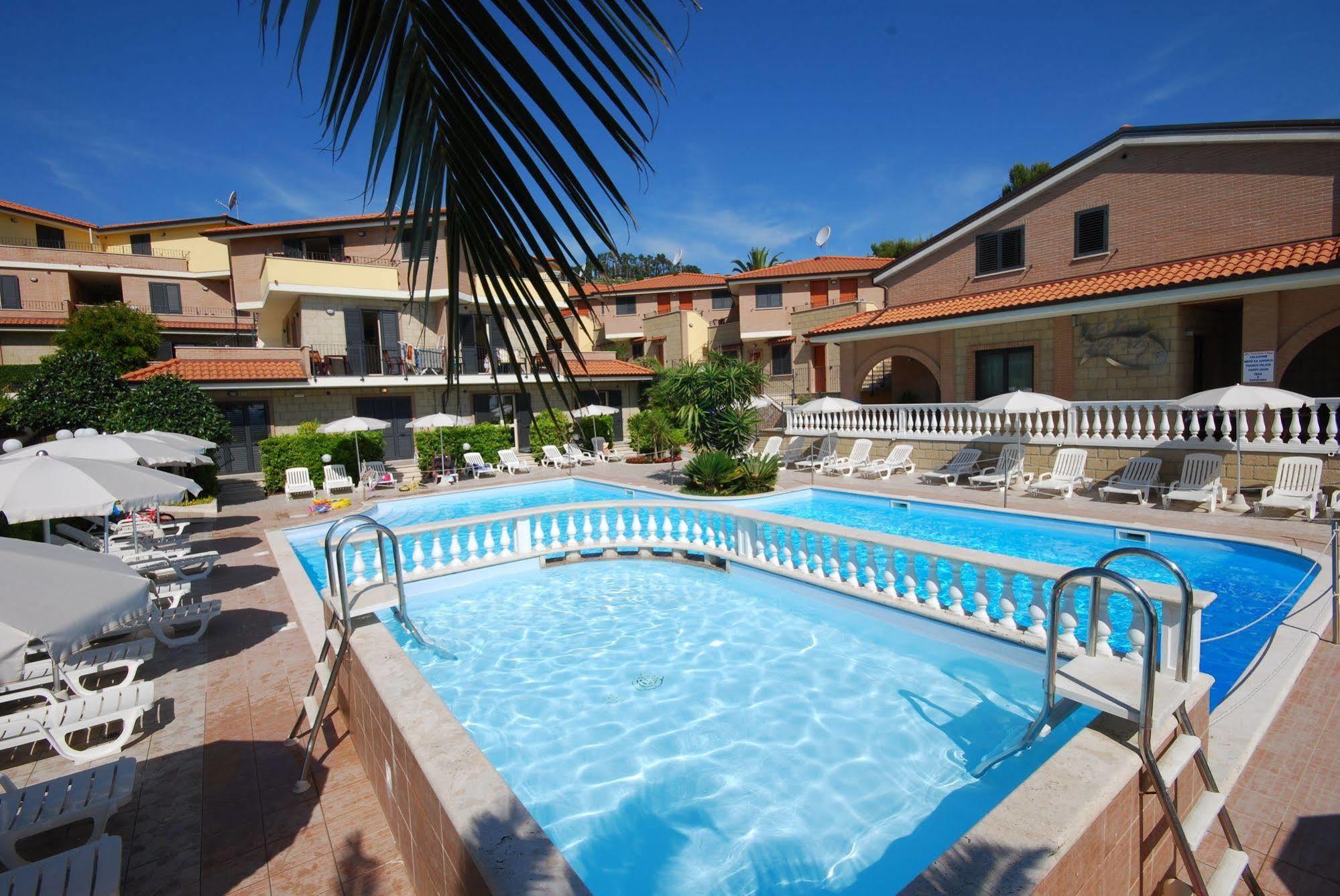 Residence Il Borgo Tortoreto Екстер'єр фото